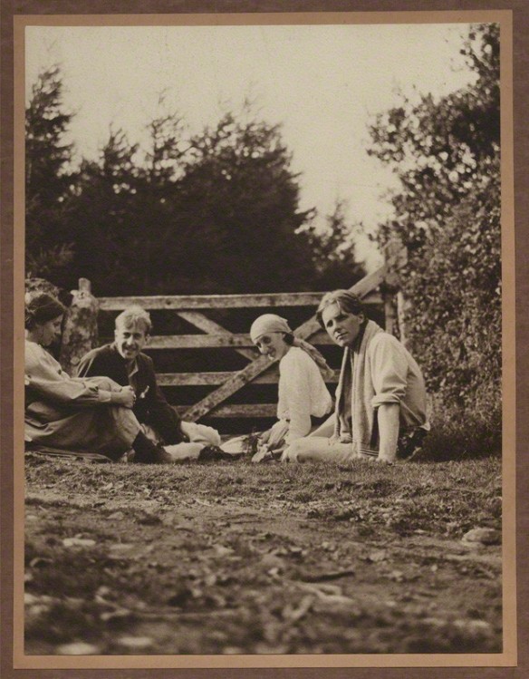 Noel Olivier, Maitland Radford, Virginia Woolf, Rupert Brooke, 1911. Collection National Portrait Gallery, UK, http://www.npg.org.uk/collections/search/portrait/mw66824/Noel-Olivier-Maitland-Radford-Virginia-Woolf-ne-Stephen-Rupert-Brooke